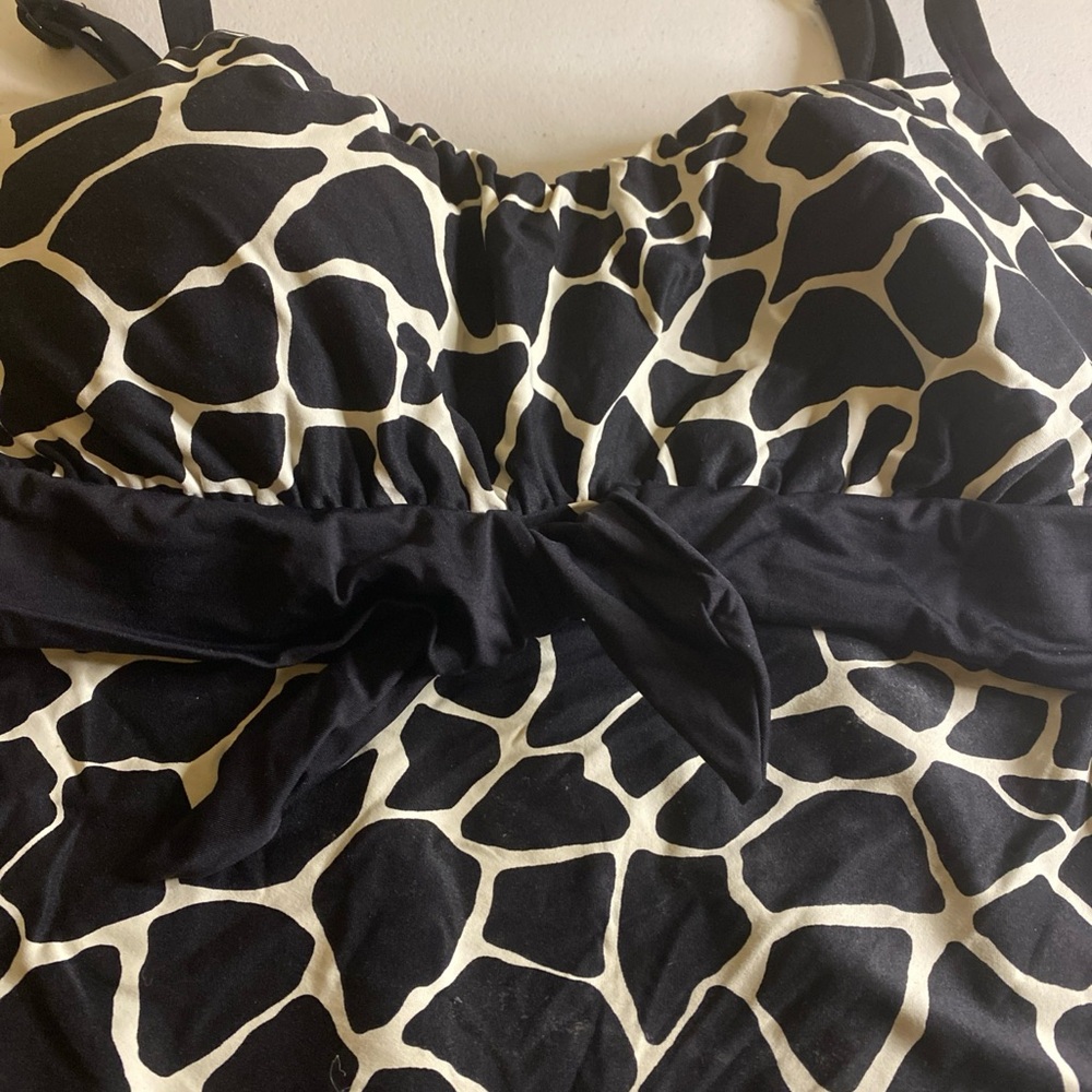 Coco Reef Black Swimwear Top 36D (G4)